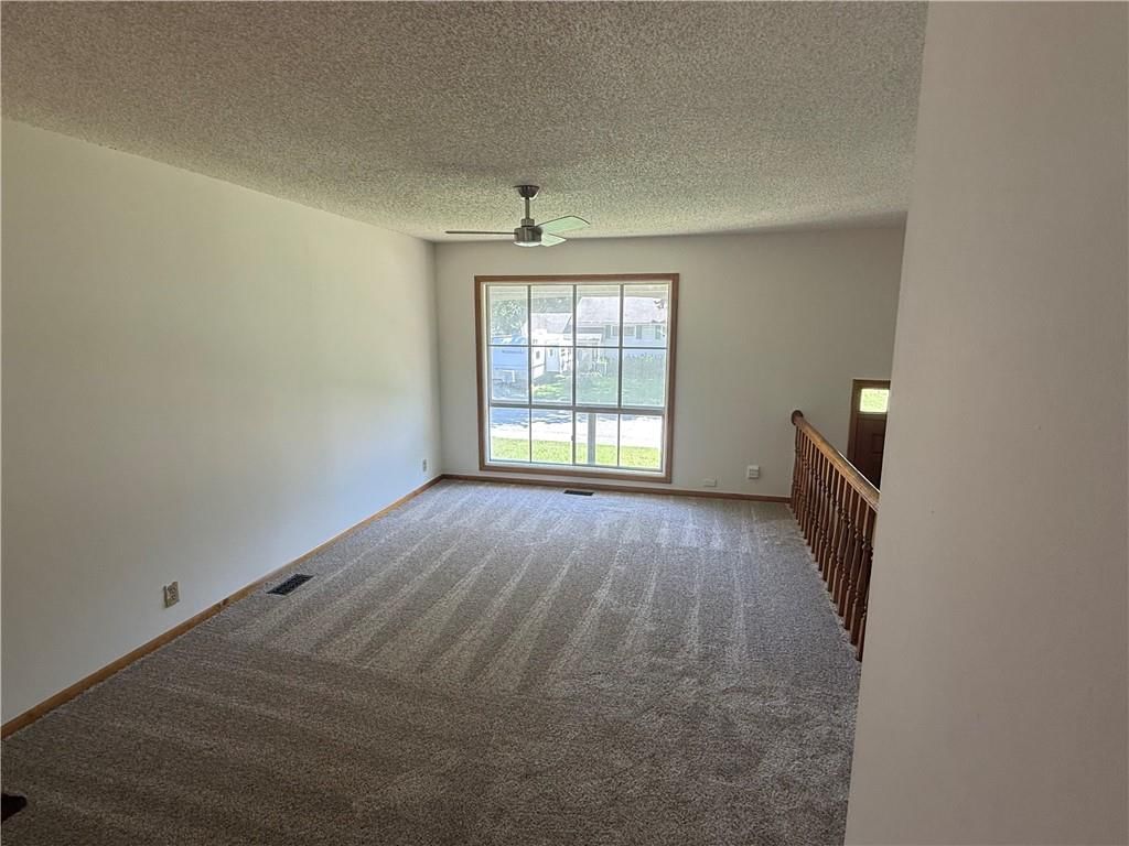 Photo 12 of 26 - 8512 E 91st Street, Kansas City, MO 64138