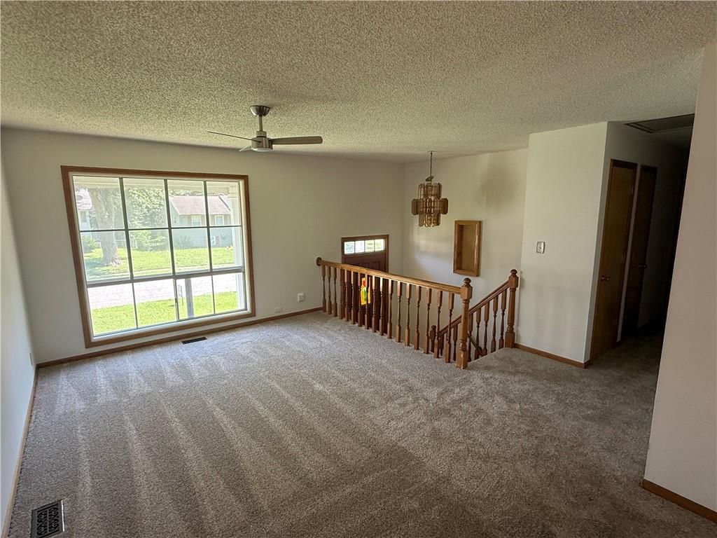 Photo 13 of 26 - 8512 E 91st Street, Kansas City, MO 64138