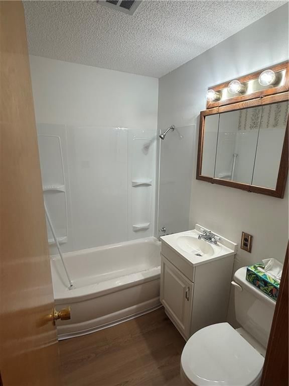 Photo 15 of 26 - 8512 E 91st Street, Kansas City, MO 64138