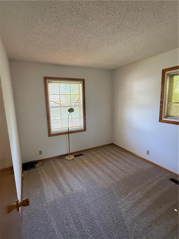 Photo 18 of 26 - 8512 E 91st Street, Kansas City, MO 64138