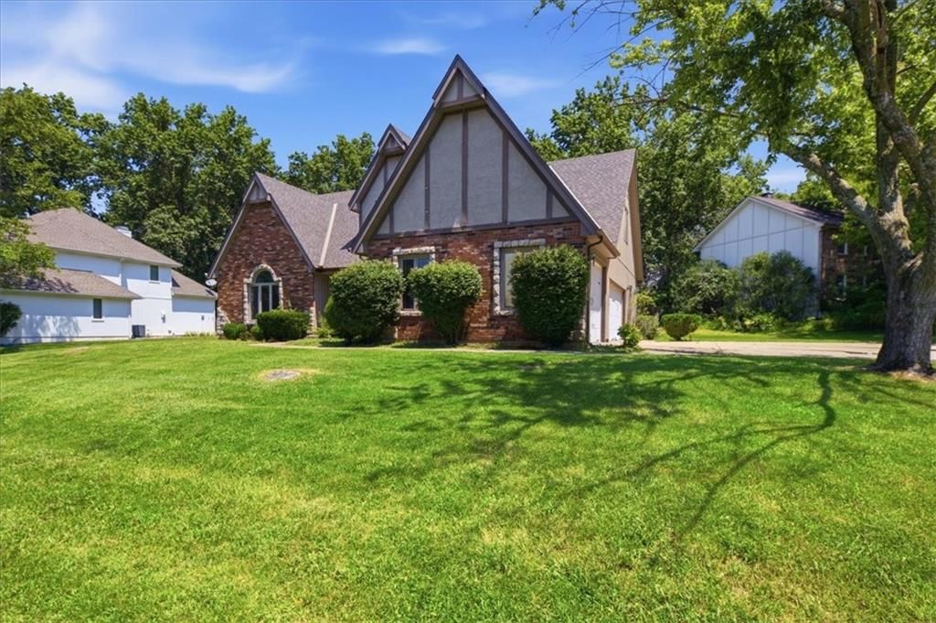 2227 SW Park avenue Circle — photo 1