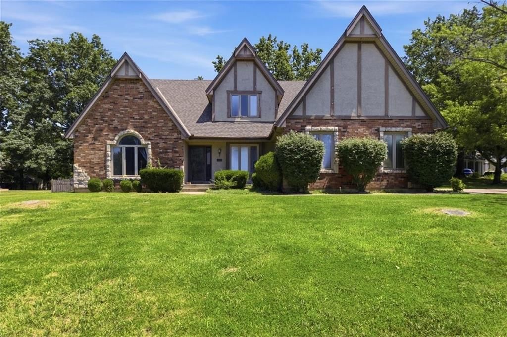 2227 SW Park avenue Circle — photo 2