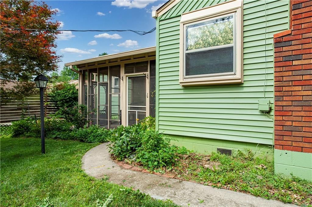 3917 S Spring Street — photo 6