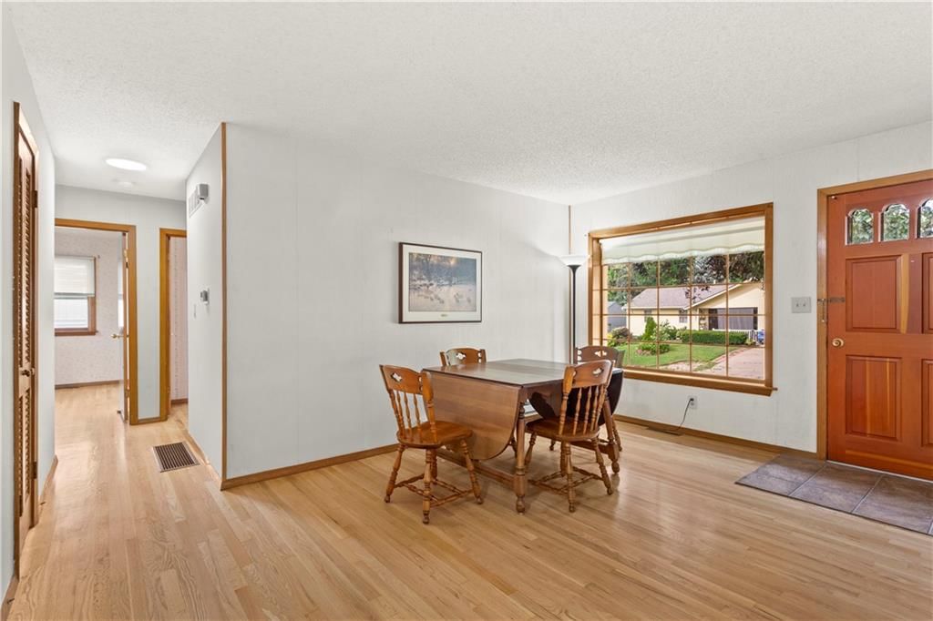 3917 S Spring Street — photo 9