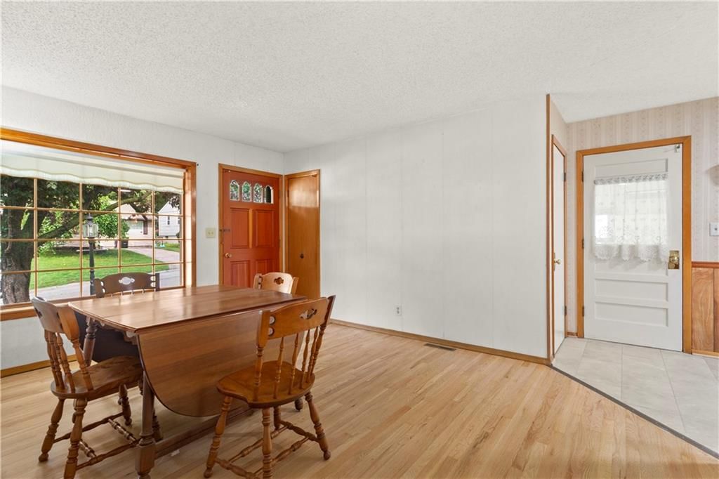 3917 S Spring Street — photo 10