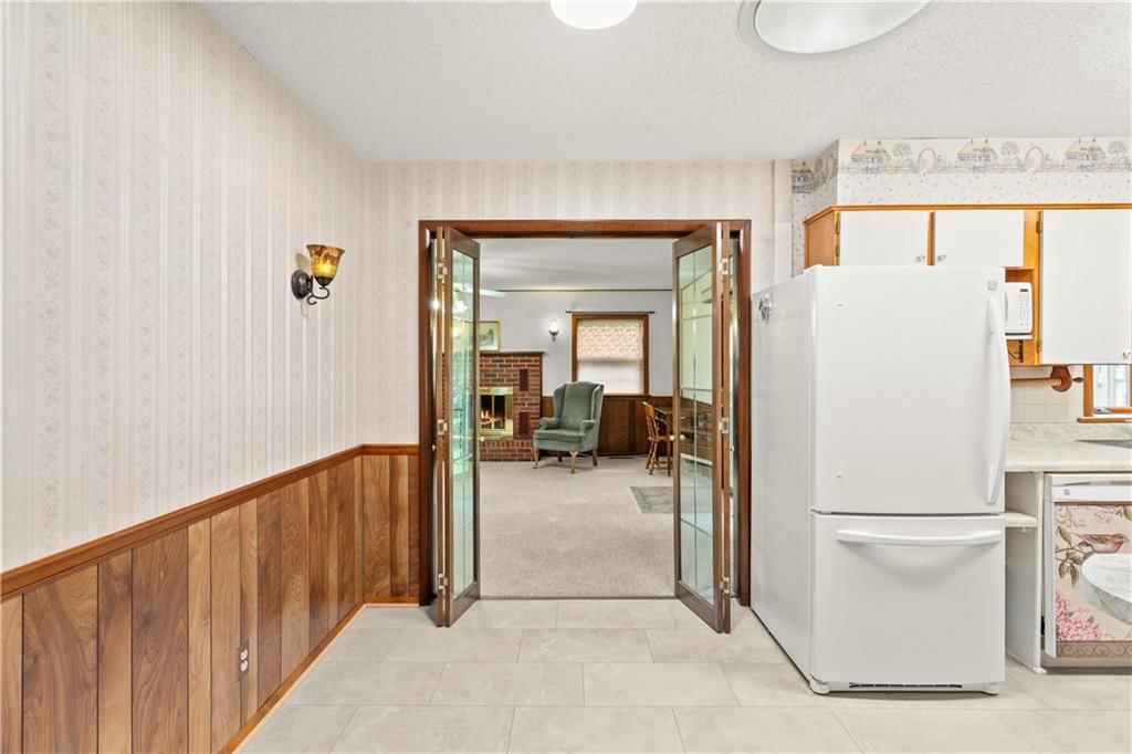 3917 S Spring Street — photo 12