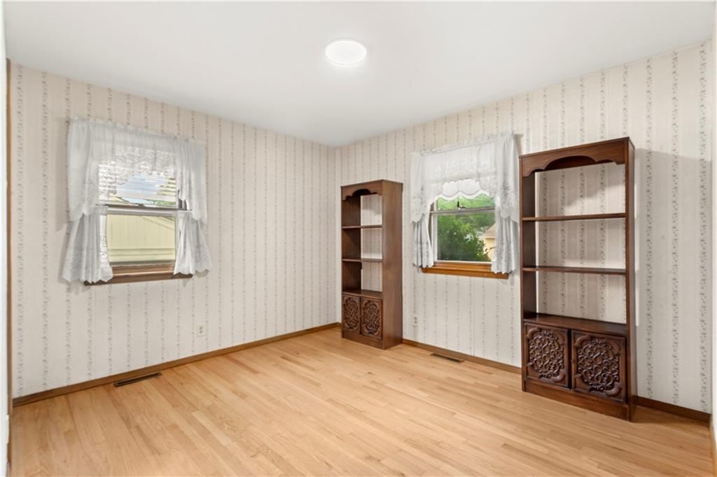 3917 S Spring Street — photo 21