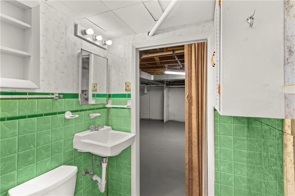 3917 S Spring Street — photo 30