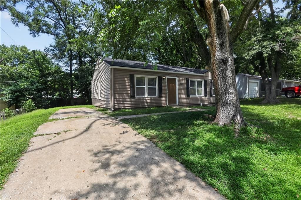 6014 Corona Avenue — photo 4
