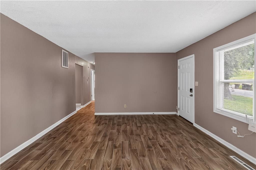 6014 Corona Avenue — photo 6