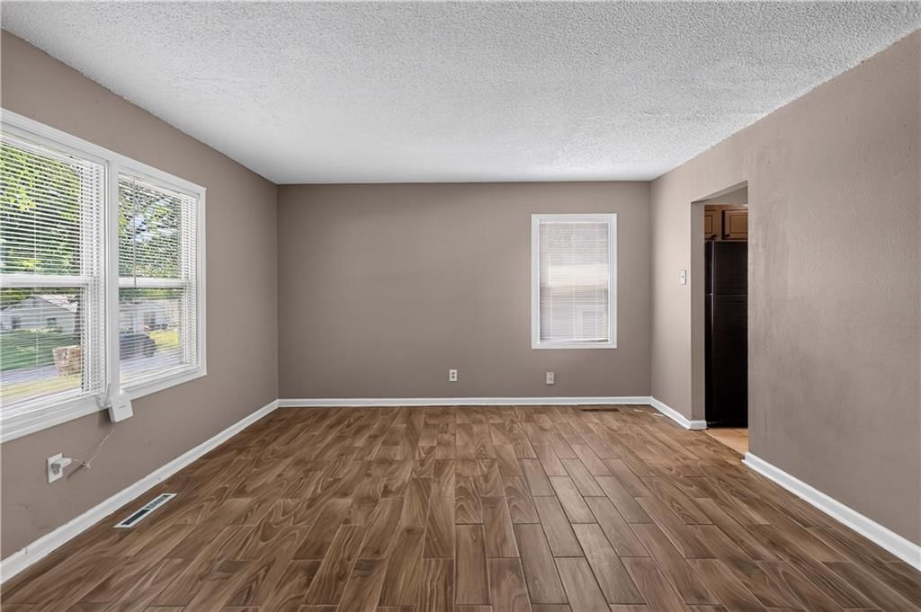 6014 Corona Avenue — photo 8