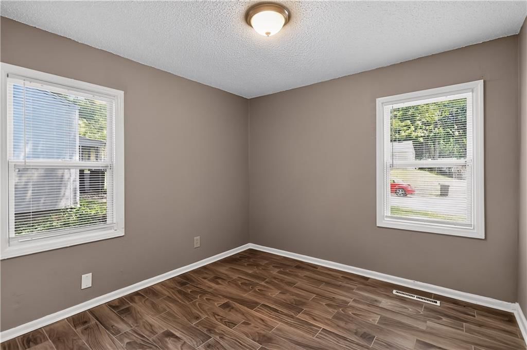 6014 Corona Avenue — photo 20