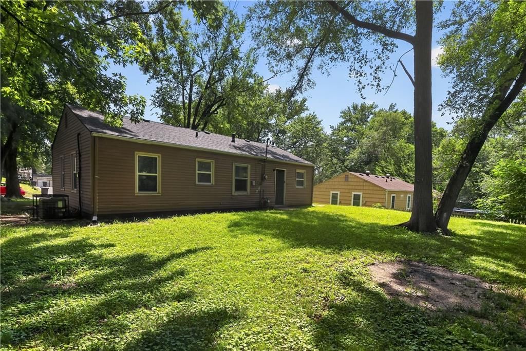 6014 Corona Avenue — photo 28