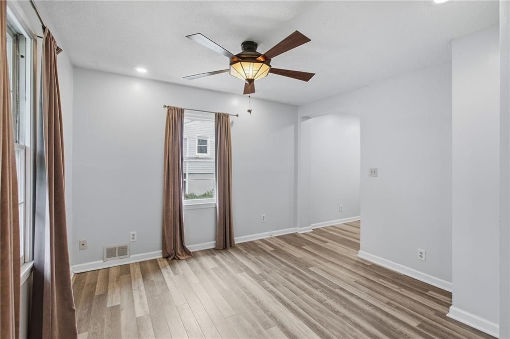 407 N Fairview Avenue — photo 10