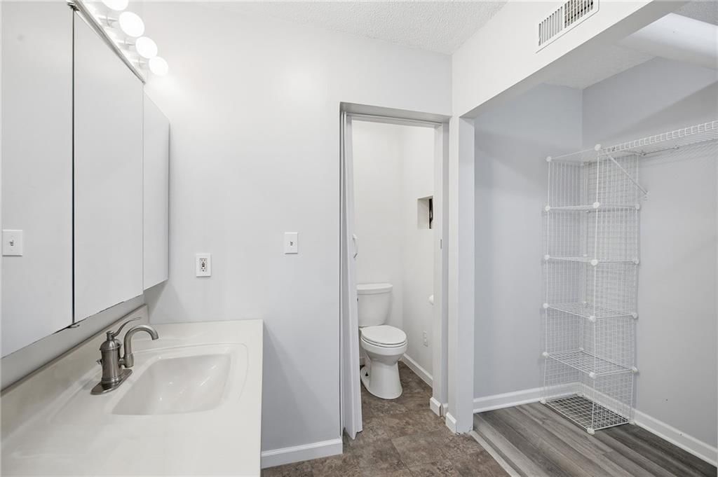 407 N Fairview Avenue — photo 12