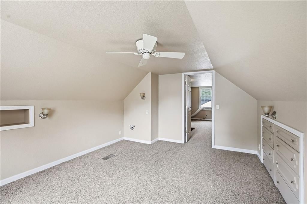 407 N Fairview Avenue — photo 24