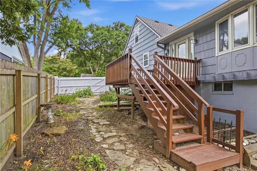 407 N Fairview Avenue — photo 37