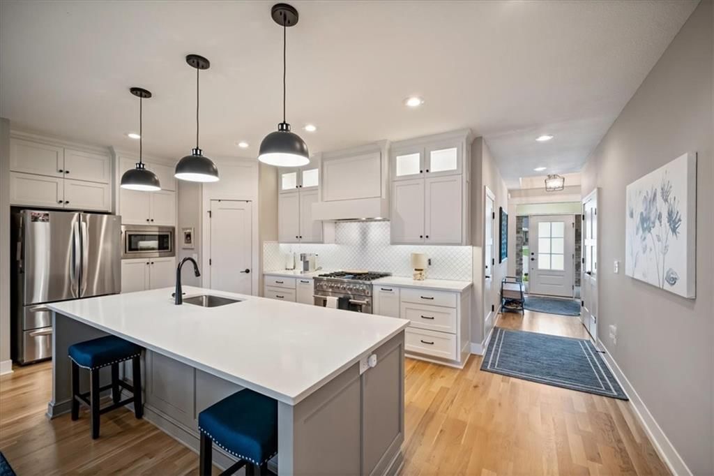 8616 Laramie Street — photo 9