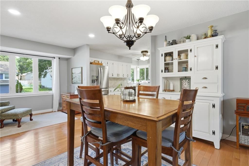 106 SE Williamsburg Drive — photo 4