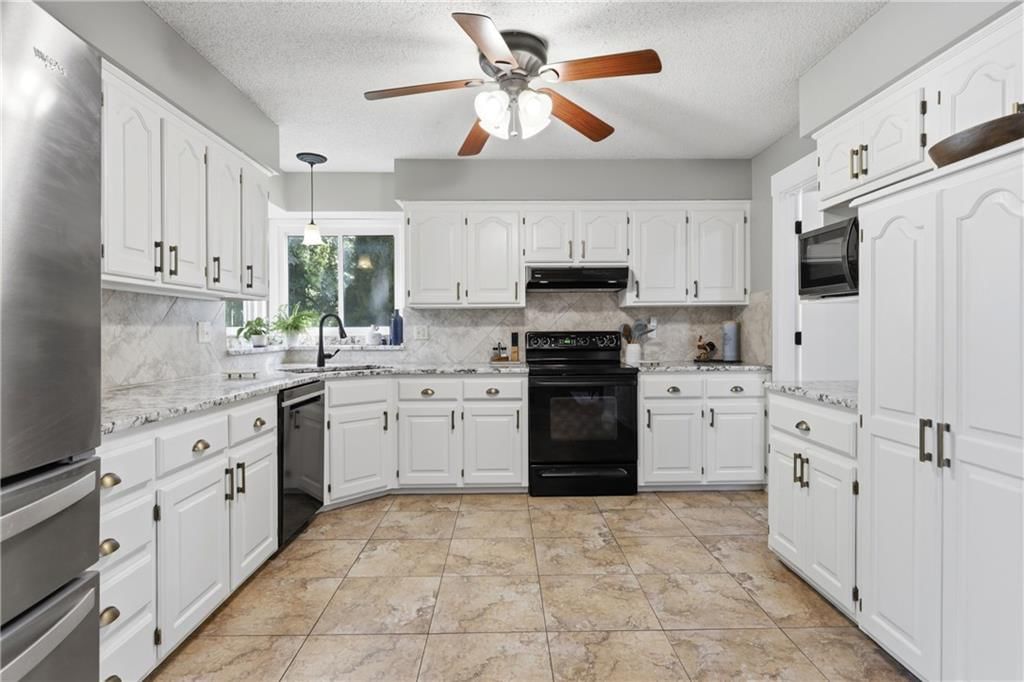 106 SE Williamsburg Drive — photo 7