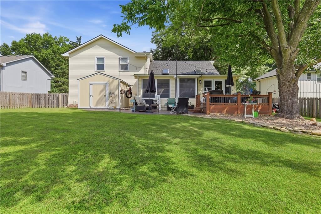 106 SE Williamsburg Drive — photo 32