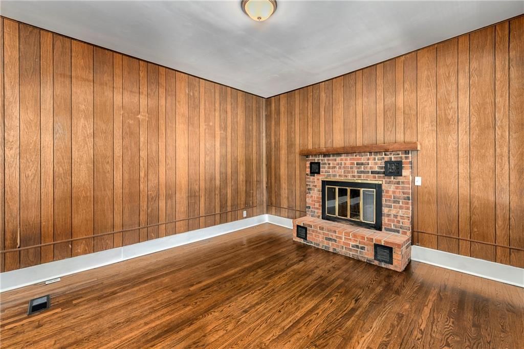 Photo 9 of 40 - 1716 S 5th Street, Leavenworth, KS 66048