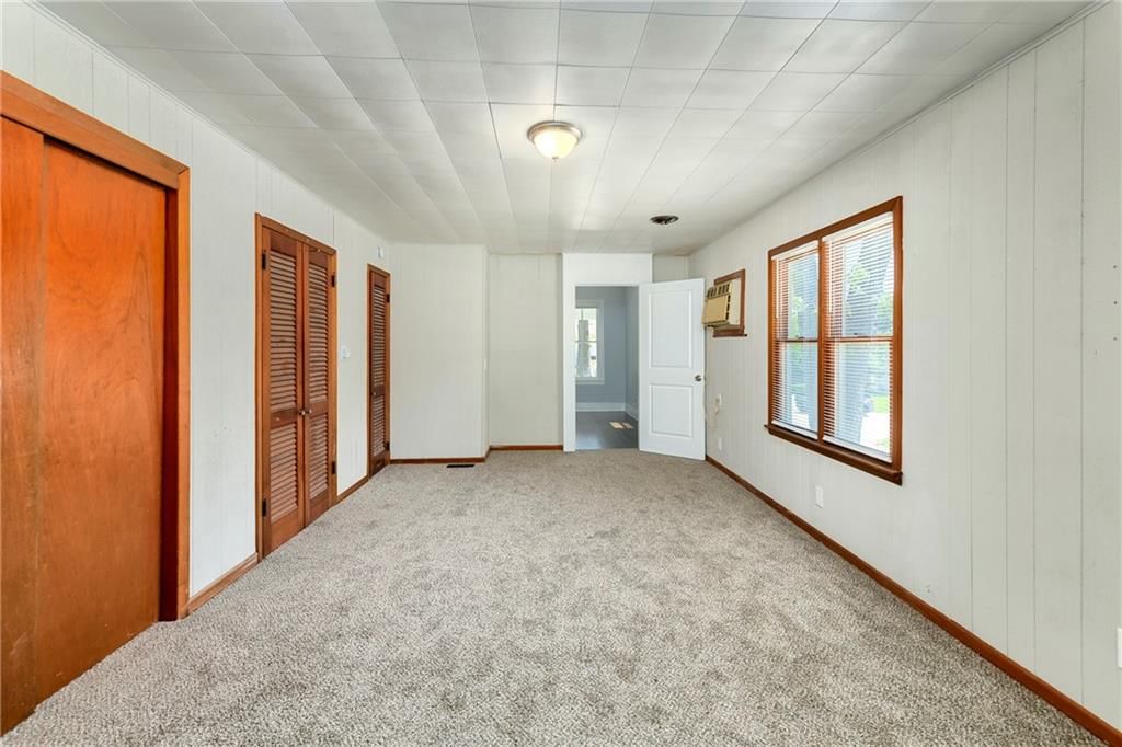 Photo 13 of 40 - 1716 S 5th Street, Leavenworth, KS 66048
