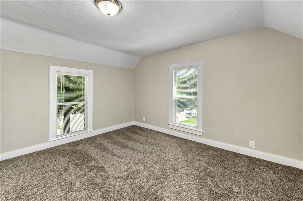 Photo 22 of 40 - 1716 S 5th Street, Leavenworth, KS 66048
