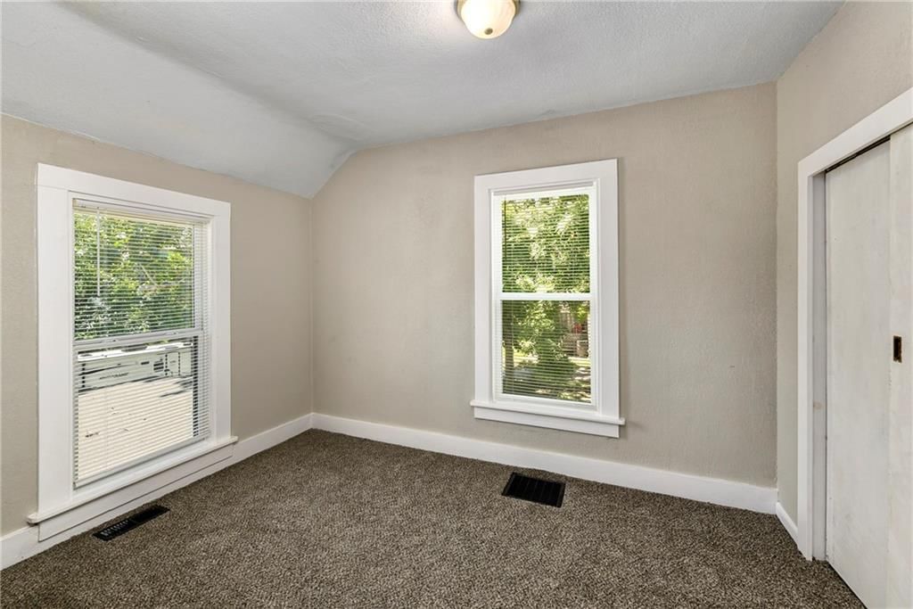 Photo 25 of 40 - 1716 S 5th Street, Leavenworth, KS 66048