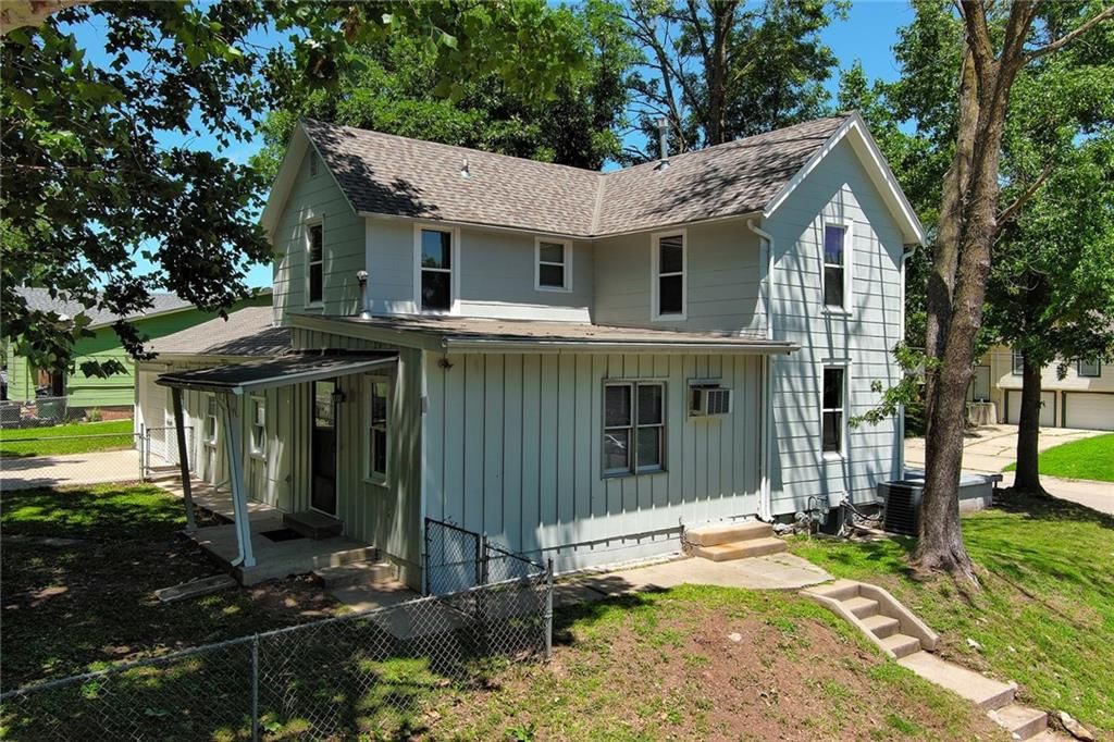 Photo 32 of 40 - 1716 S 5th Street, Leavenworth, KS 66048