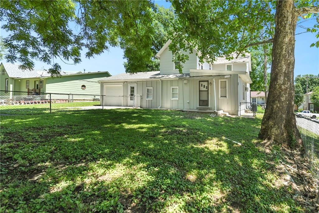 Photo 34 of 40 - 1716 S 5th Street, Leavenworth, KS 66048