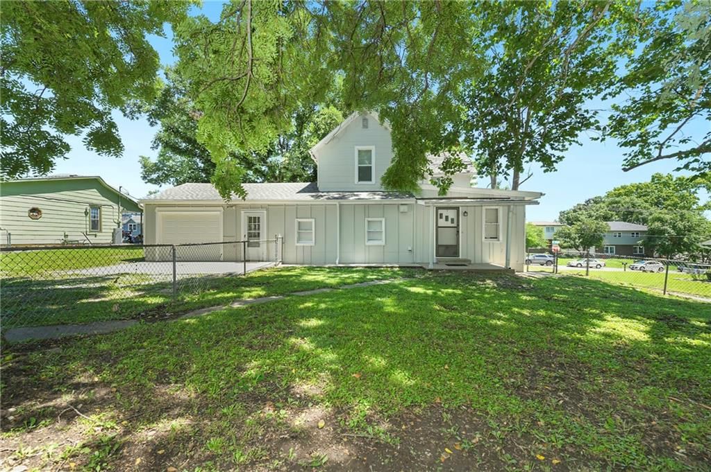 Photo 35 of 40 - 1716 S 5th Street, Leavenworth, KS 66048