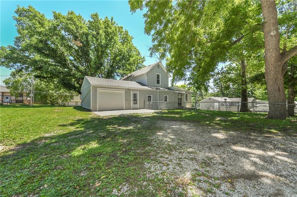 Photo 36 of 40 - 1716 S 5th Street, Leavenworth, KS 66048