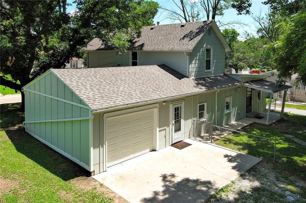 Photo 37 of 40 - 1716 S 5th Street, Leavenworth, KS 66048