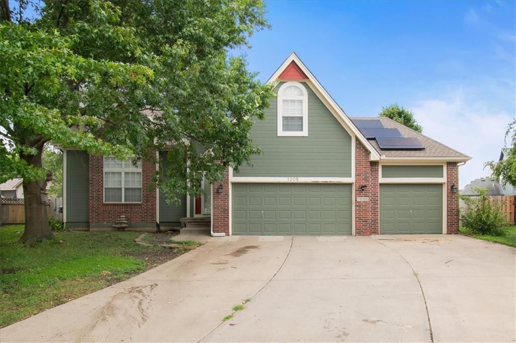 1205 SE 12th Circle — photo 1