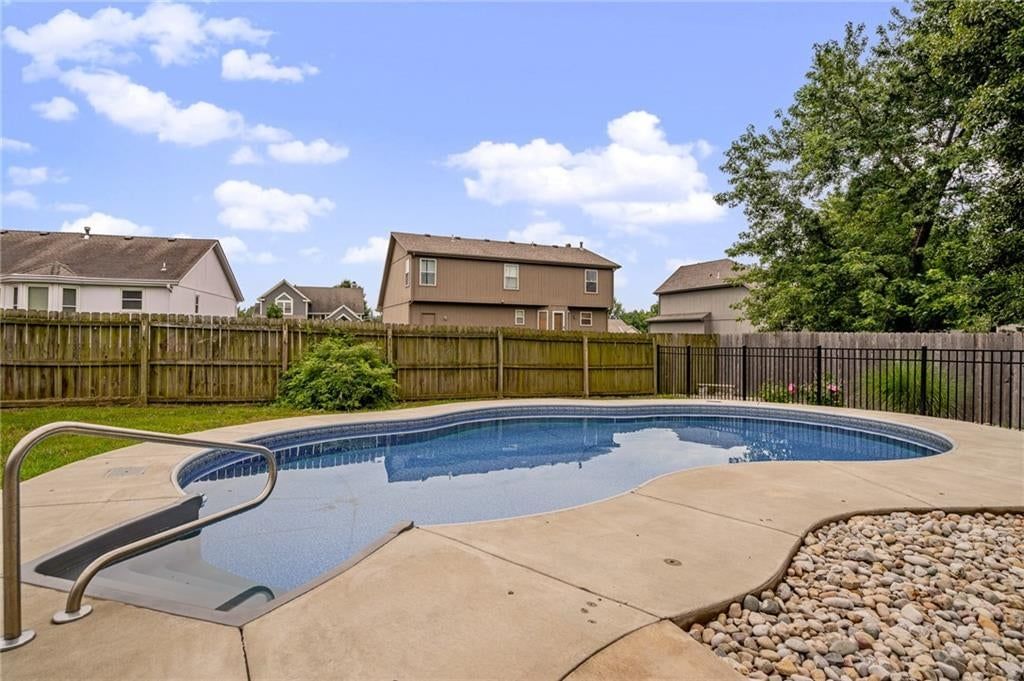 433 W Bluebird Street — photo 15