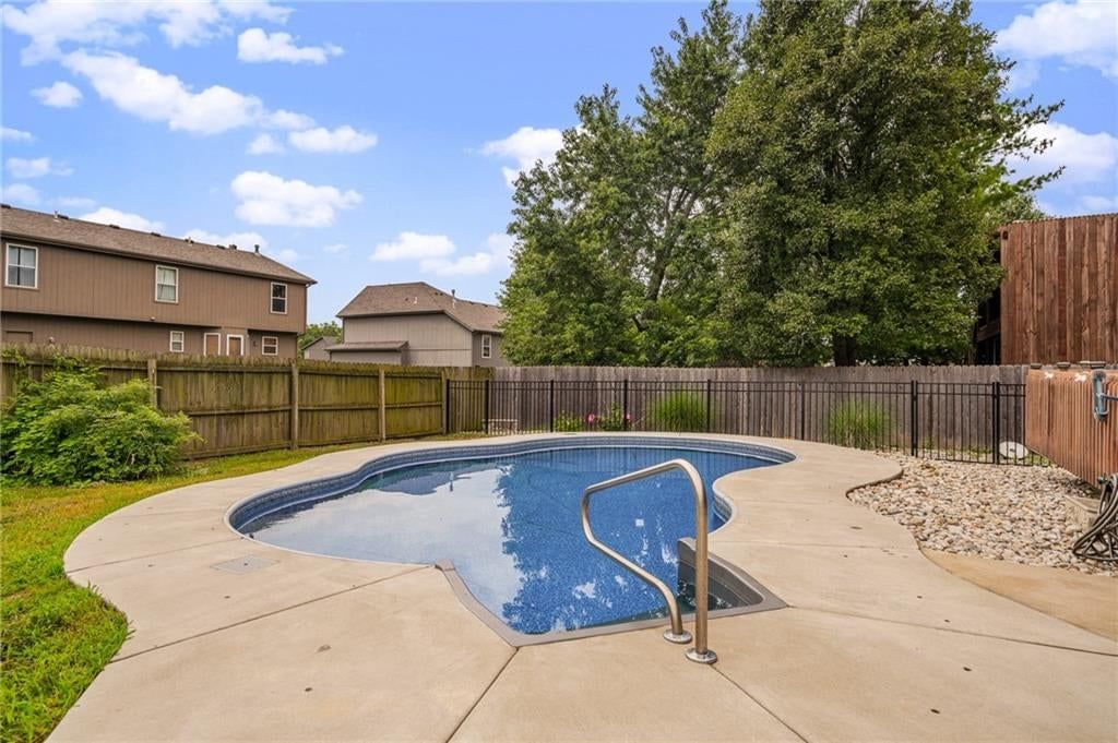 433 W Bluebird Street — photo 16