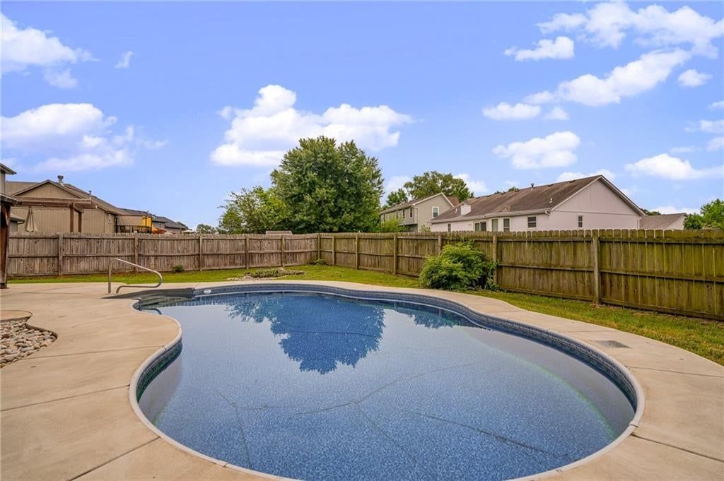 433 W Bluebird Street — photo 17