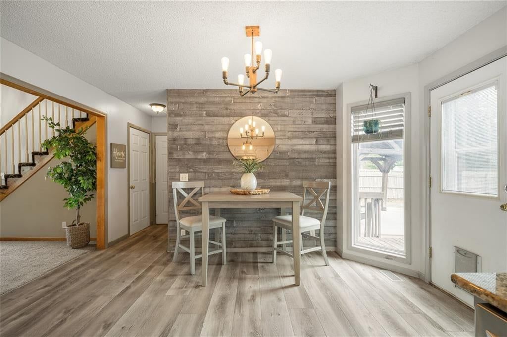 433 W Bluebird Street — photo 34