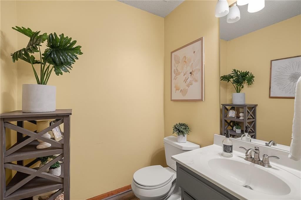 433 W Bluebird Street — photo 41