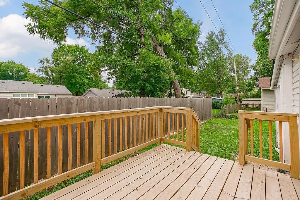 5509 Maple Street — photo 24