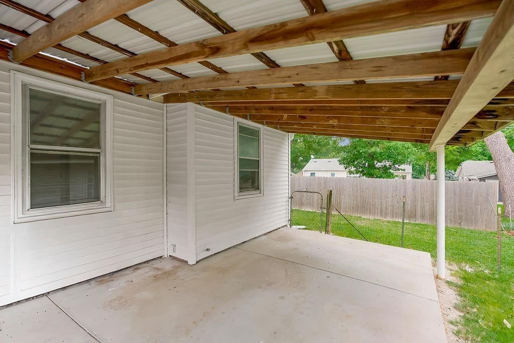 5509 Maple Street — photo 27