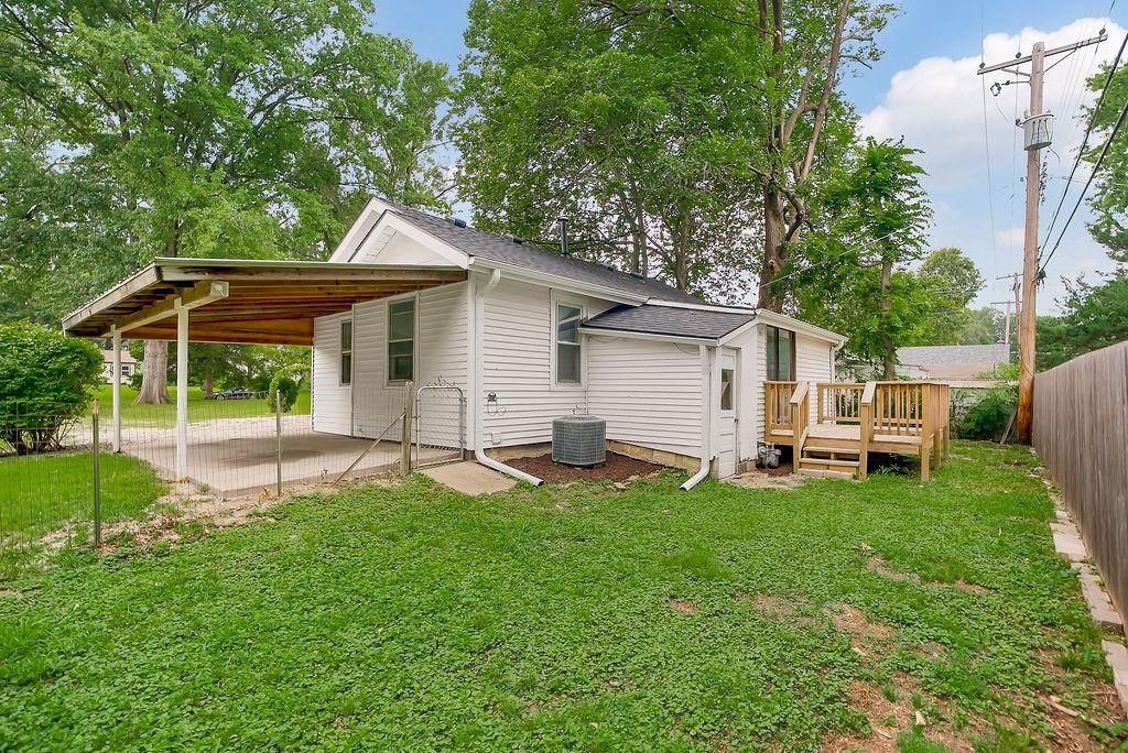 5509 Maple Street — photo 28