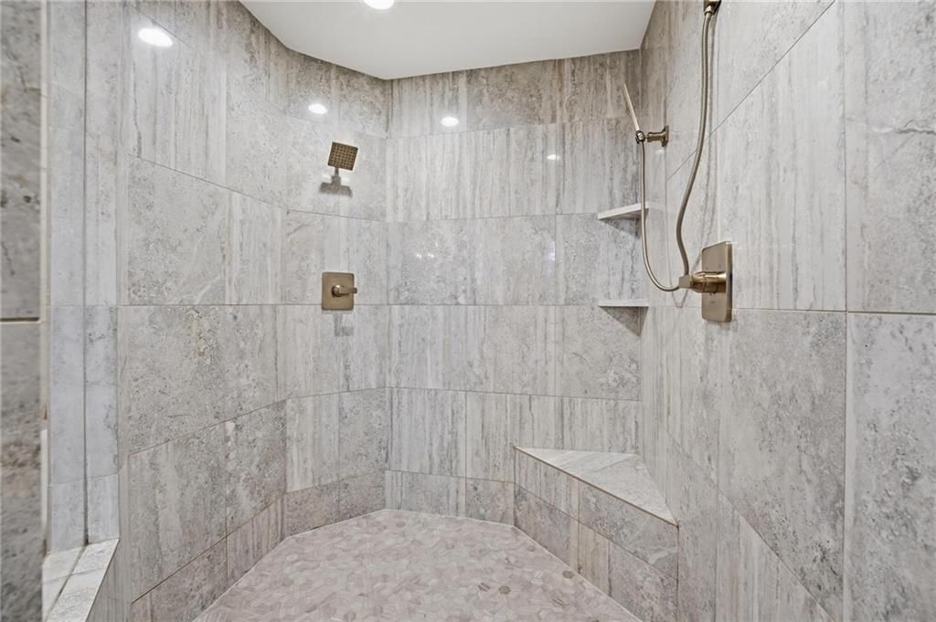 100 Dunhill Court — photo 35