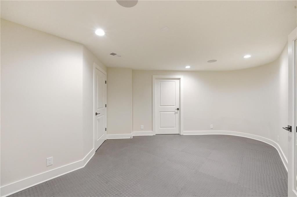 100 Dunhill Court — photo 51