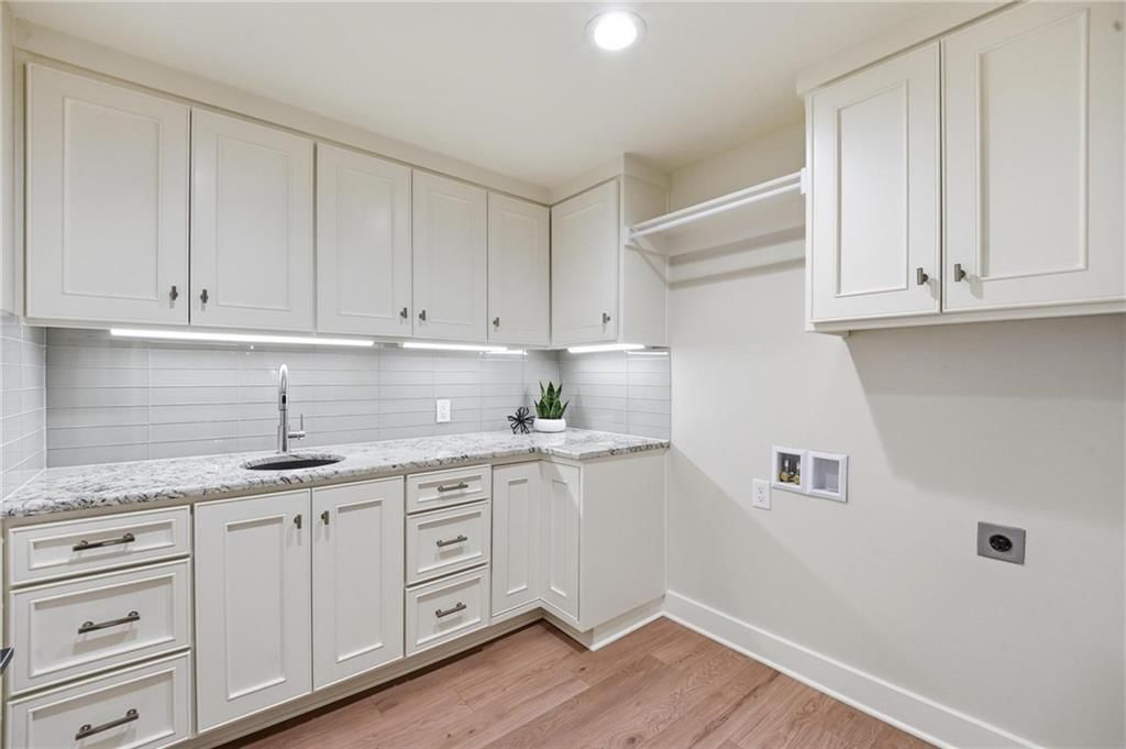 100 Dunhill Court — photo 56