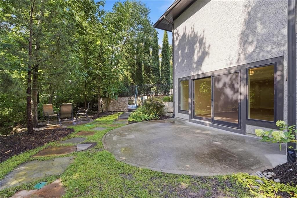 100 Dunhill Court — photo 67
