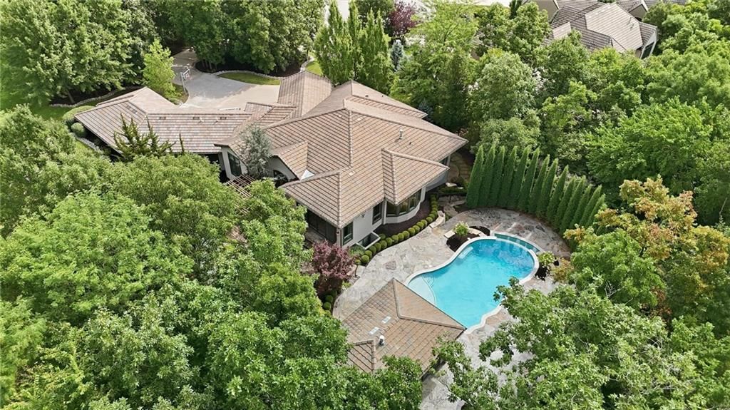 100 Dunhill Court — photo 98