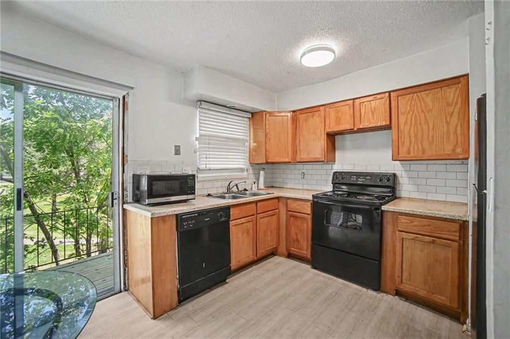8815 Sycamore Avenue — photo 9