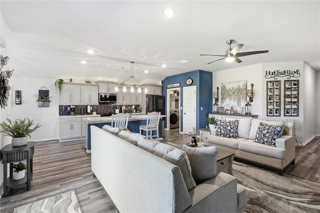 716 Bentley Drive — photo 6